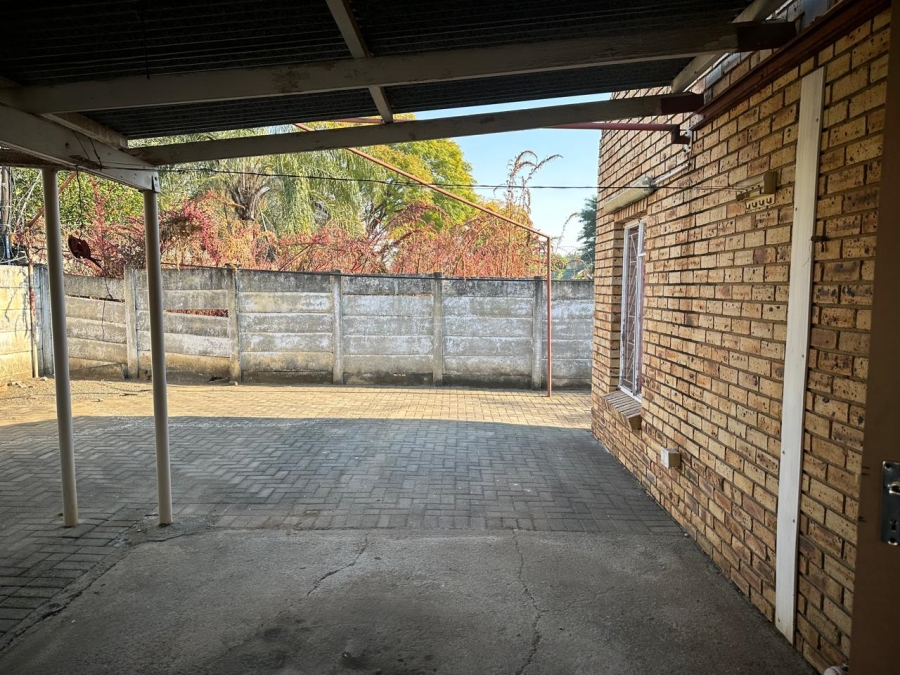 2 Bedroom Property for Sale in Oos Einde North West